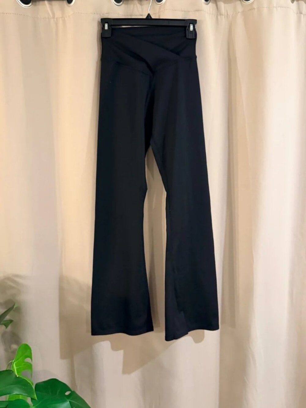 Sheadore Black Flared Leggings